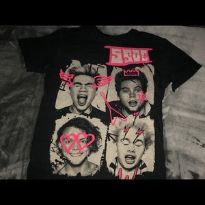 5SOS Tee